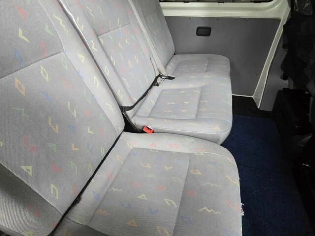 Фольксваген Каравелла 2006 в Кривом Роге на Automoto.ua Белый Фольксваген Каравелла, объемом двигателя 1.9 л и пробегом 235 тыс. км за 7800 $, фото 7 на Automoto.ua