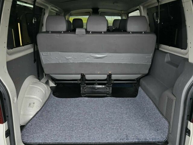 Фольксваген Каравелла 2006 в Кривом Роге на Automoto.ua Белый Фольксваген Каравелла, объемом двигателя 1.9 л и пробегом 235 тыс. км за 7800 $, фото 1 на Automoto.ua