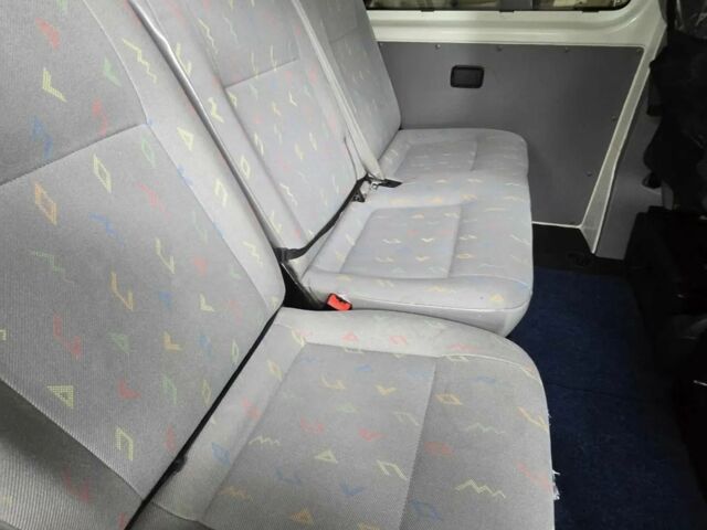 Фольксваген Каравелла 2006 в Кривом Роге на Automoto.ua Белый Фольксваген Каравелла, объемом двигателя 1.9 л и пробегом 235 тыс. км за 7800 $, фото 10 на Automoto.ua