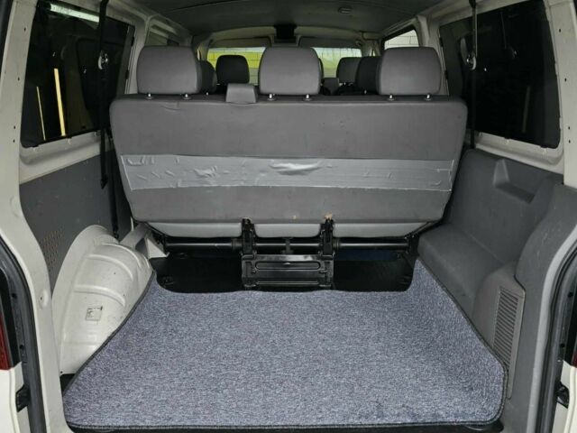 Фольксваген Каравелла 2006 в Ровно на Automoto.ua Белый Фольксваген Каравелла, объемом двигателя 1.9 л и пробегом 235 тыс. км за 6750 $, фото 10 на Automoto.ua