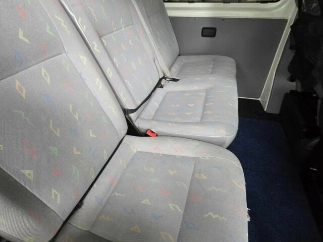 Фольксваген Каравелла 2006 в Ровно на Automoto.ua Белый Фольксваген Каравелла, объемом двигателя 1.9 л и пробегом 235 тыс. км за 6750 $, фото 13 на Automoto.ua