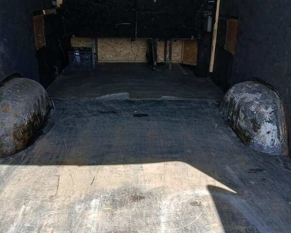 Белый Фольксваген Каравелла, объемом двигателя 2.46 л и пробегом 480 тыс. км за 11600 $, фото 4 на Automoto.ua