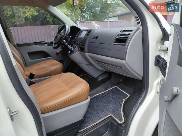 Фольксваген Каравелла 2007 в Жмеренке на Automoto.ua Белый Фольксваген Каравелла, объемом двигателя 1.9 л и пробегом 345 тыс. км за 8650 $, фото 31 на Automoto.ua