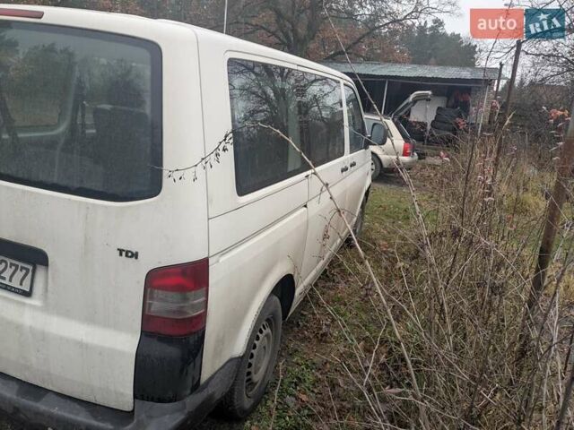 Белый Фольксваген Каравелла, объемом двигателя 2.5 л и пробегом 370 тыс. км за 6000 $, фото 6 на Automoto.ua