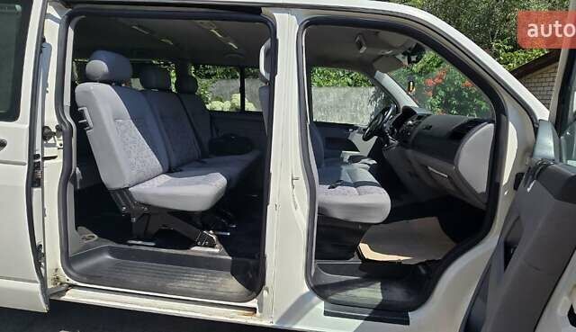 Белый Фольксваген Каравелла, объемом двигателя 2.46 л и пробегом 252 тыс. км за 9999 $, фото 16 на Automoto.ua