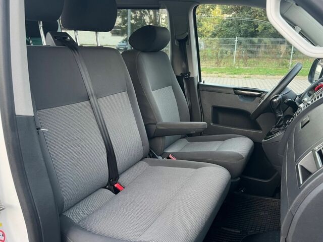 Білий Фольксваген Каравелла, об'ємом двигуна 2 л та пробігом 208 тис. км за 8200 $, фото 9 на Automoto.ua