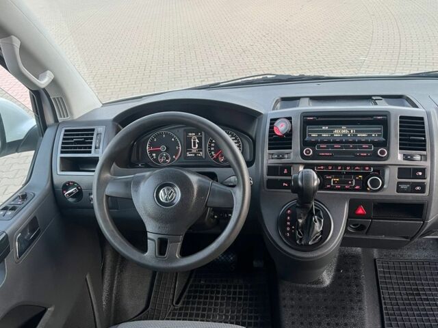 Білий Фольксваген Каравелла, об'ємом двигуна 2 л та пробігом 208 тис. км за 8200 $, фото 8 на Automoto.ua