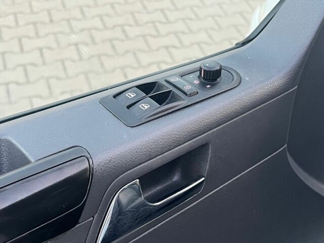 Білий Фольксваген Каравелла, об'ємом двигуна 2 л та пробігом 208 тис. км за 8200 $, фото 13 на Automoto.ua