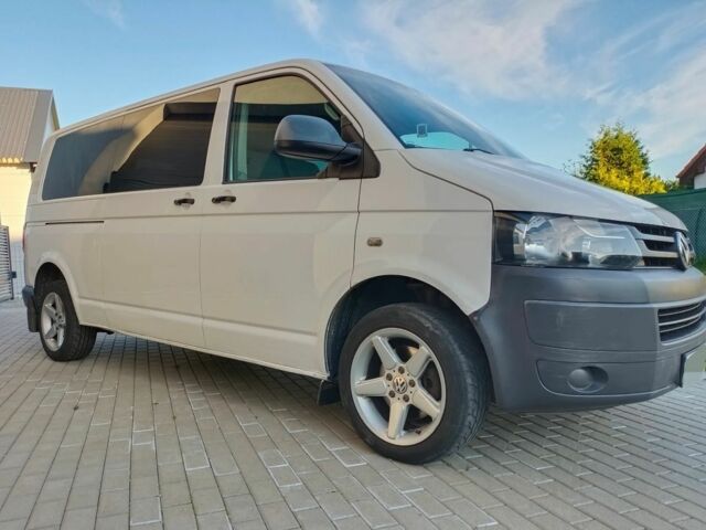 Белый Фольксваген Каравелла, объемом двигателя 2 л и пробегом 208 тыс. км за 8200 $, фото 5 на Automoto.ua