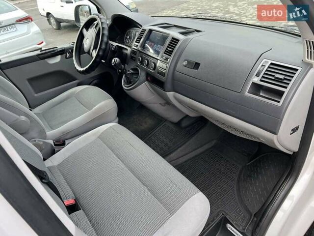 Белый Фольксваген Каравелла, объемом двигателя 2 л и пробегом 283 тыс. км за 16900 $, фото 26 на Automoto.ua