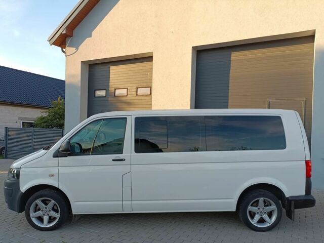 Белый Фольксваген Каравелла, объемом двигателя 2 л и пробегом 208 тыс. км за 8200 $, фото 8 на Automoto.ua