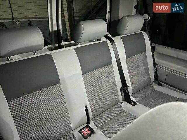 Белый Фольксваген Каравелла, объемом двигателя 2 л и пробегом 283 тыс. км за 16900 $, фото 33 на Automoto.ua