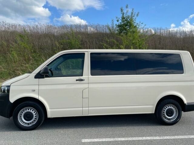 Білий Фольксваген Каравелла, об'ємом двигуна 2 л та пробігом 124 тис. км за 4300 $, фото 6 на Automoto.ua