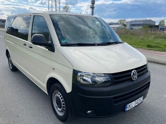 Білий Фольксваген Каравелла, об'ємом двигуна 2 л та пробігом 124 тис. км за 4300 $, фото 1 на Automoto.ua