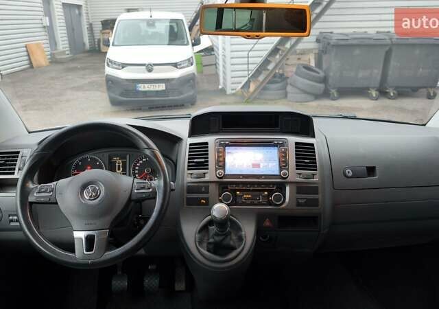 Белый Фольксваген Каравелла, объемом двигателя 1.97 л и пробегом 524 тыс. км за 18500 $, фото 4 на Automoto.ua