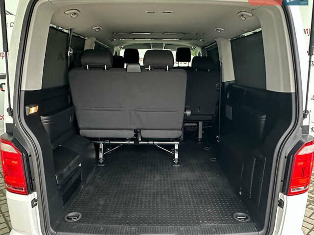 Белый Фольксваген Каравелла, объемом двигателя 2 л и пробегом 159 тыс. км за 32950 $, фото 5 на Automoto.ua