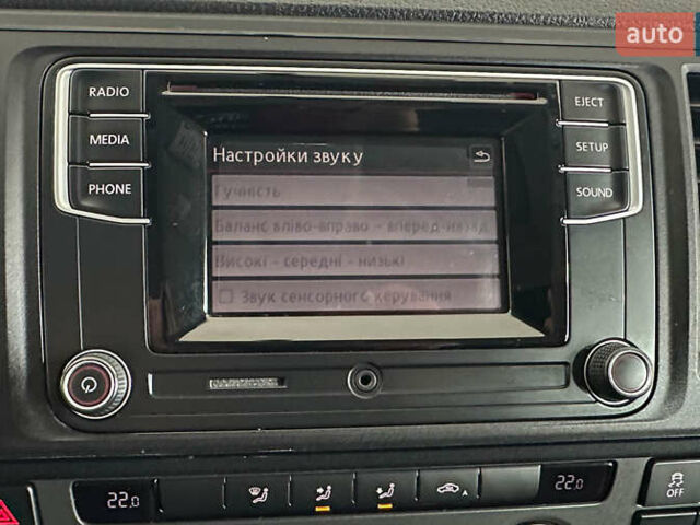 Білий Фольксваген Каравелла, об'ємом двигуна 2 л та пробігом 159 тис. км за 32950 $, фото 17 на Automoto.ua