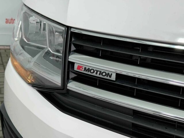 Белый Фольксваген Каравелла, объемом двигателя 2 л и пробегом 159 тыс. км за 32950 $, фото 19 на Automoto.ua