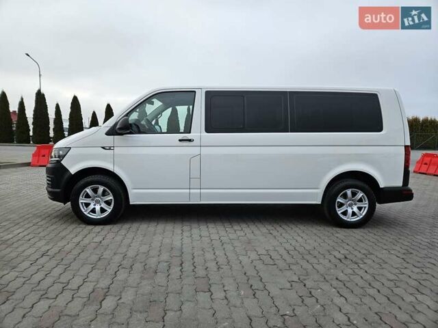 Белый Фольксваген Каравелла, объемом двигателя 2 л и пробегом 162 тыс. км за 24900 $, фото 1 на Automoto.ua