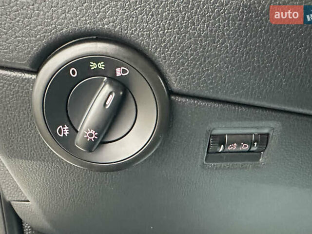 Білий Фольксваген Каравелла, об'ємом двигуна 2 л та пробігом 159 тис. км за 32950 $, фото 12 на Automoto.ua