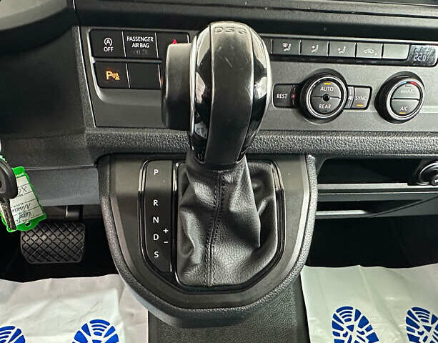 Белый Фольксваген Каравелла, объемом двигателя 2 л и пробегом 159 тыс. км за 32950 $, фото 17 на Automoto.ua