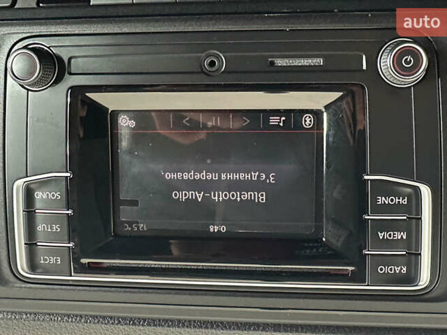 Белый Фольксваген Каравелла, объемом двигателя 2 л и пробегом 159 тыс. км за 32950 $, фото 24 на Automoto.ua