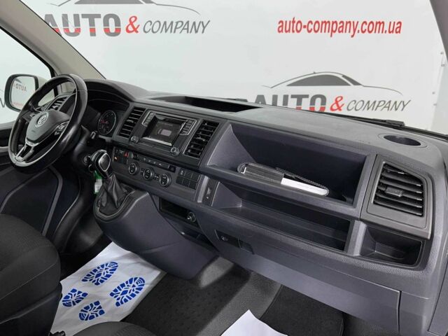 Белый Фольксваген Каравелла, объемом двигателя 2 л и пробегом 159 тыс. км за 32950 $, фото 8 на Automoto.ua