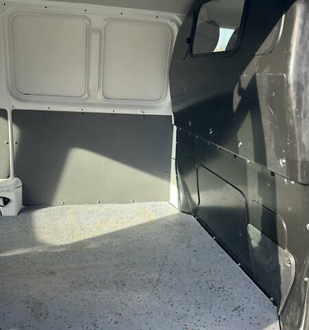 Белый Фольксваген Каравелла, объемом двигателя 1.97 л и пробегом 241 тыс. км за 23700 $, фото 12 на Automoto.ua