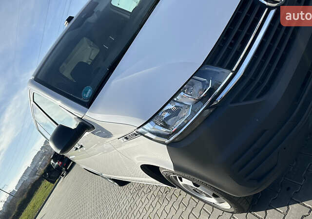 Белый Фольксваген Каравелла, объемом двигателя 1.97 л и пробегом 241 тыс. км за 23700 $, фото 3 на Automoto.ua