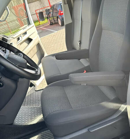 Белый Фольксваген Каравелла, объемом двигателя 1.97 л и пробегом 241 тыс. км за 23700 $, фото 16 на Automoto.ua