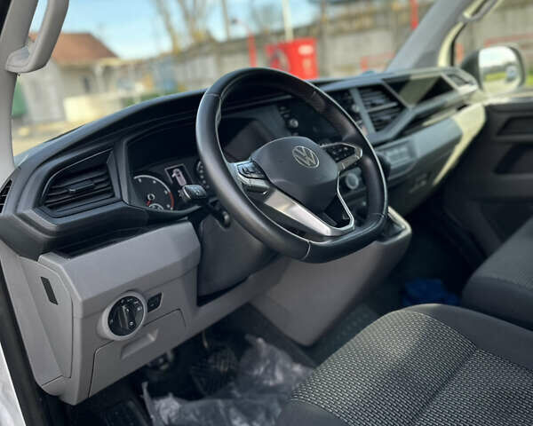 Белый Фольксваген Каравелла, объемом двигателя 1.97 л и пробегом 241 тыс. км за 23700 $, фото 19 на Automoto.ua