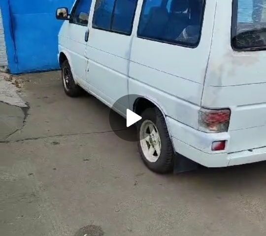 Белый Фольксваген Каравелла, объемом двигателя 2.4 л и пробегом 303 тыс. км за 3000 $, фото 5 на Automoto.ua