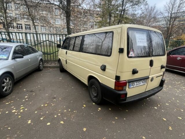 Бежевый Фольксваген Каравелла, объемом двигателя 2.5 л и пробегом 380 тыс. км за 6400 $, фото 2 на Automoto.ua