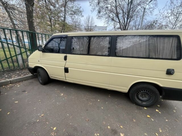 Бежевый Фольксваген Каравелла, объемом двигателя 2.5 л и пробегом 380 тыс. км за 6400 $, фото 3 на Automoto.ua