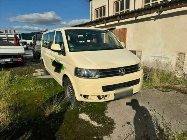 Бежевый Фольксваген Каравелла, объемом двигателя 2 л и пробегом 450 тыс. км за 8255 $, фото 1 на Automoto.ua