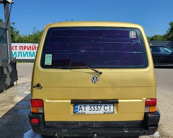 Бежевый Фольксваген Каравелла, объемом двигателя 2.4 л и пробегом 559 тыс. км за 4200 $, фото 8 на Automoto.ua