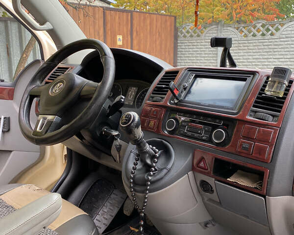 Бежевий Фольксваген Каравелла, об'ємом двигуна 1.97 л та пробігом 310 тис. км за 15600 $, фото 25 на Automoto.ua