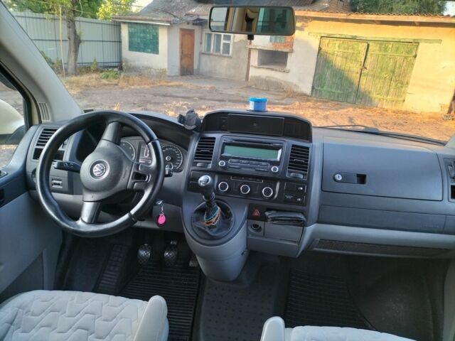 Бежевый Фольксваген Каравелла, объемом двигателя 2 л и пробегом 383 тыс. км за 12500 $, фото 1 на Automoto.ua