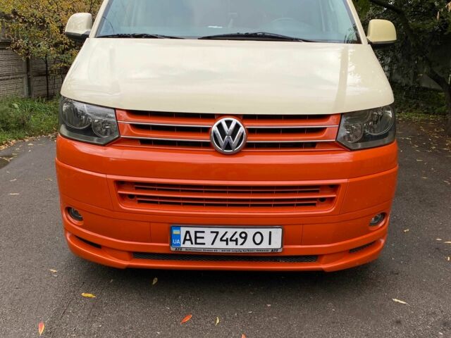 Бежевый Фольксваген Каравелла, объемом двигателя 2 л и пробегом 310 тыс. км за 15599 $, фото 2 на Automoto.ua