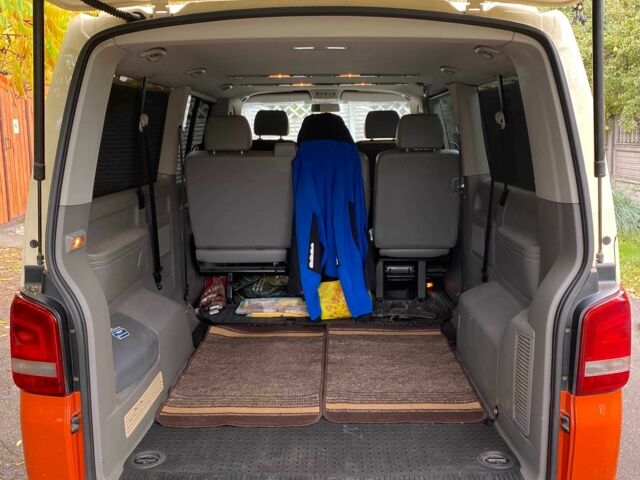 Бежевый Фольксваген Каравелла, объемом двигателя 2 л и пробегом 310 тыс. км за 15599 $, фото 10 на Automoto.ua