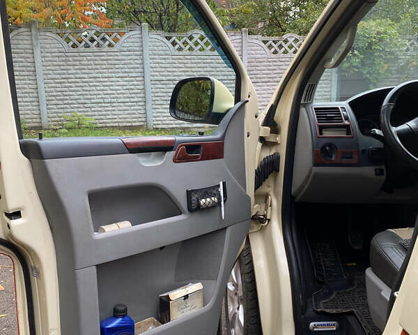 Бежевий Фольксваген Каравелла, об'ємом двигуна 1.97 л та пробігом 310 тис. км за 15600 $, фото 29 на Automoto.ua