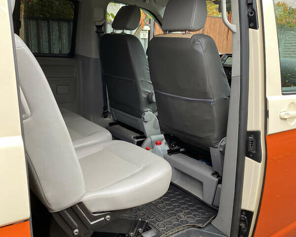 Бежевий Фольксваген Каравелла, об'ємом двигуна 1.97 л та пробігом 310 тис. км за 15600 $, фото 15 на Automoto.ua