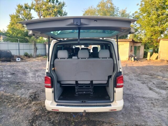 Бежевый Фольксваген Каравелла, объемом двигателя 2 л и пробегом 383 тыс. км за 12500 $, фото 3 на Automoto.ua