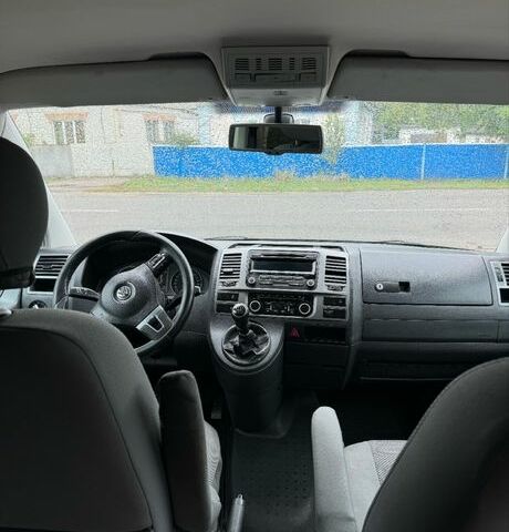 Бежевий Фольксваген Каравелла, об'ємом двигуна 2 л та пробігом 325 тис. км за 20000 $, фото 10 на Automoto.ua