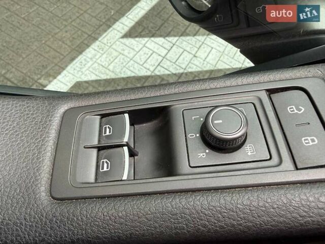 Бежевый Фольксваген Каравелла, объемом двигателя 1.97 л и пробегом 127 тыс. км за 34990 $, фото 16 на Automoto.ua