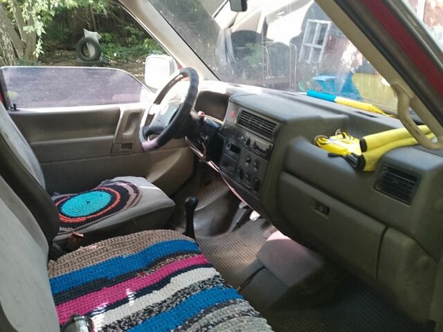 Черный Фольксваген Каравелла, объемом двигателя 0 л и пробегом 360 тыс. км за 3100 $, фото 2 на Automoto.ua