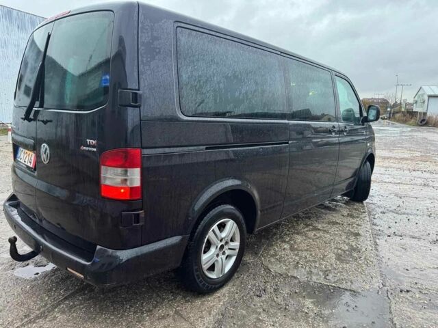 Черный Фольксваген Каравелла, объемом двигателя 2.5 л и пробегом 372 тыс. км за 8500 $, фото 4 на Automoto.ua