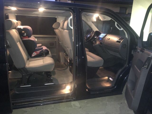 Чорний Фольксваген Каравелла, об'ємом двигуна 2.5 л та пробігом 414 тис. км за 12000 $, фото 8 на Automoto.ua