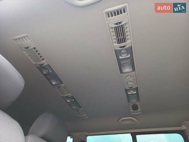 Черный Фольксваген Каравелла, объемом двигателя 1.97 л и пробегом 235 тыс. км за 19800 $, фото 13 на Automoto.ua