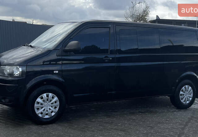 Фольксваген Каравелла 2010 у Києві на Automoto.ua Чорний Фольксваген Каравелла, об'ємом двигуна 1.98 л та пробігом 326 тис. км за 17800 $, фото 3 на Automoto.ua